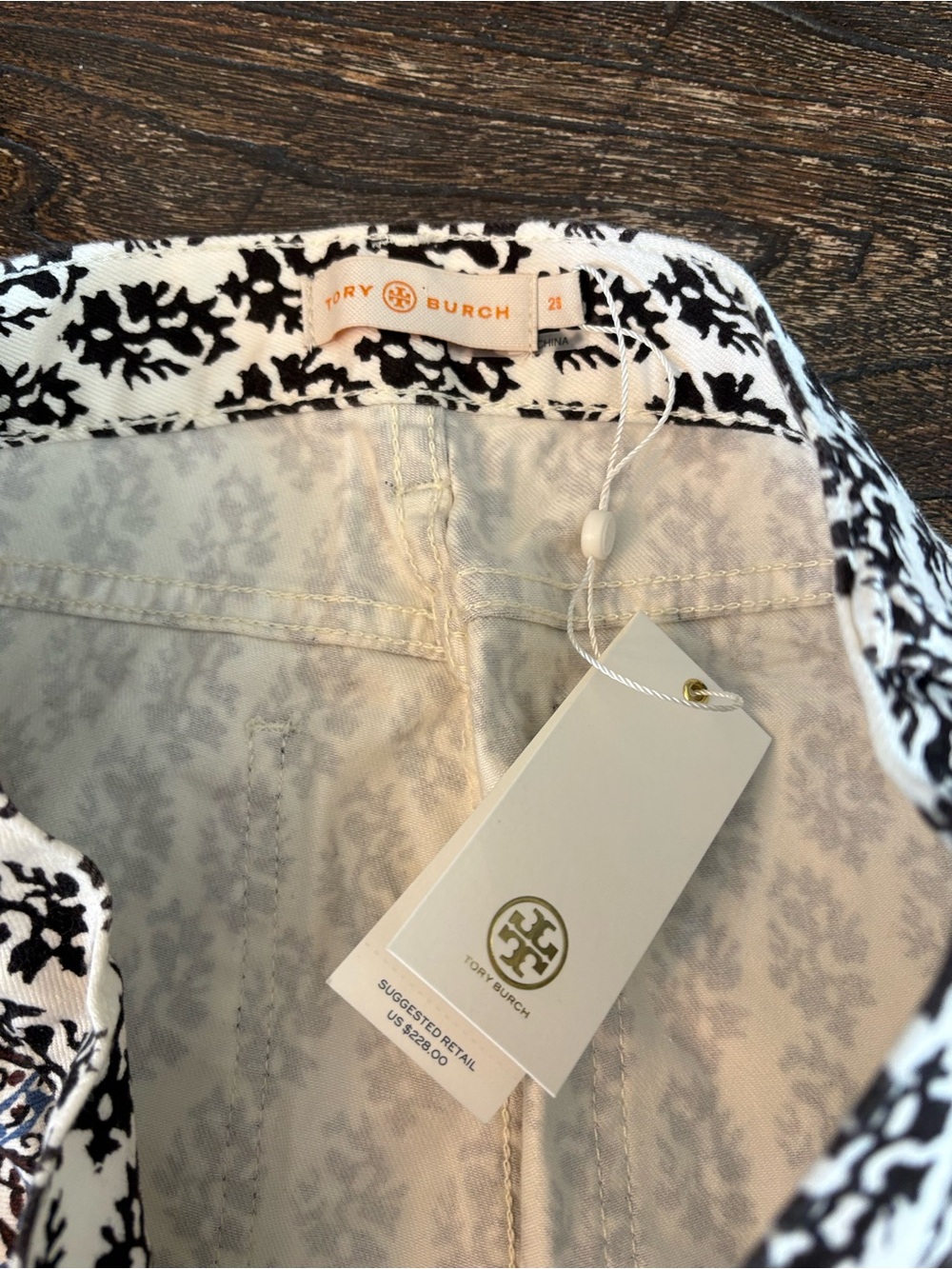 Tory Burch Reya Cropped Straight Leg Jeans Womens 29 Ivory Guru Border NWT Print - Picture 6 of 10